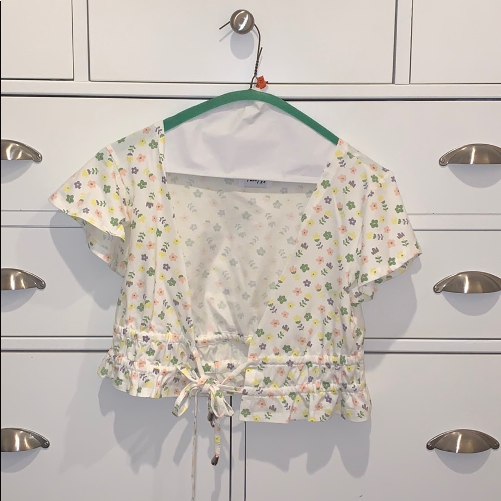 Floral Tied Crop Top